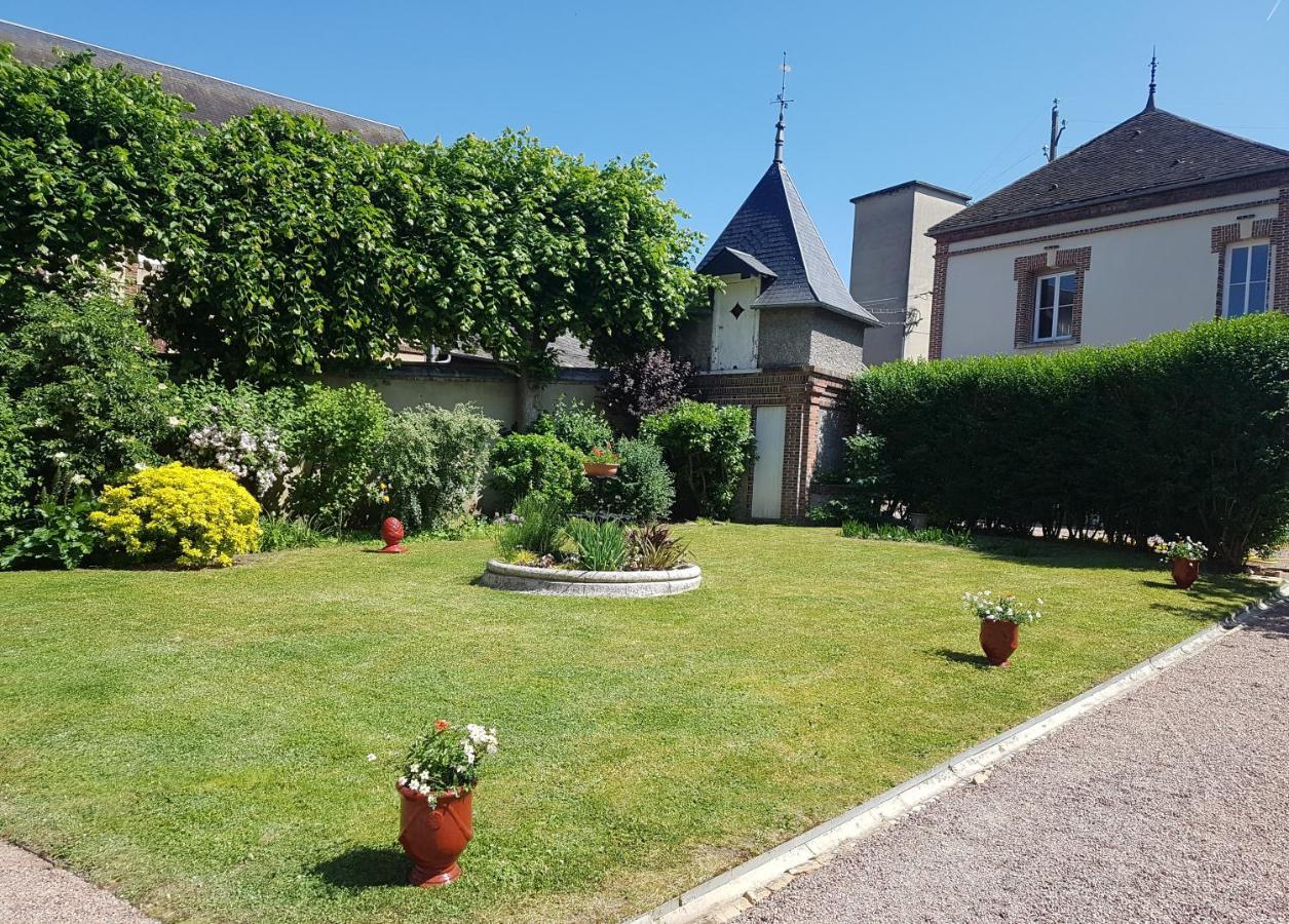 Le Clos Saint-Germain Rugles エクステリア 写真