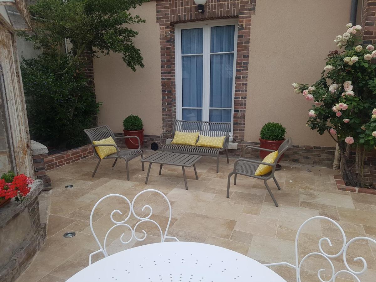 Le Clos Saint-Germain Rugles エクステリア 写真