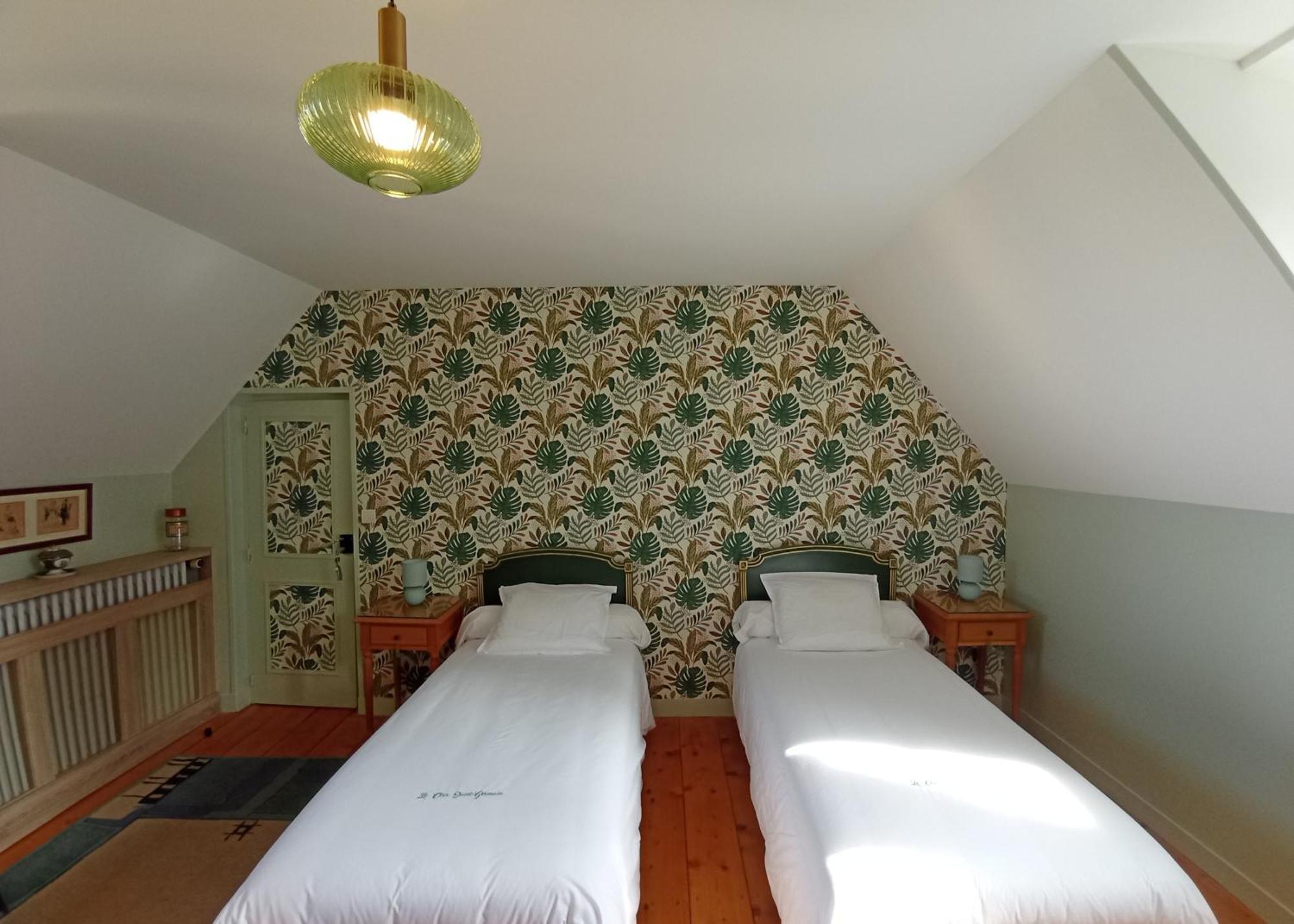 Le Clos Saint-Germain Rugles エクステリア 写真